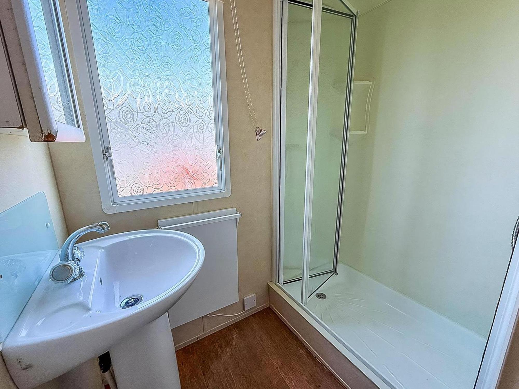 Superb Caravan At Seawick Holiday Park, Sleeps 8 Ref 27202Sw Clacton-on-Sea Dış mekan fotoğraf
