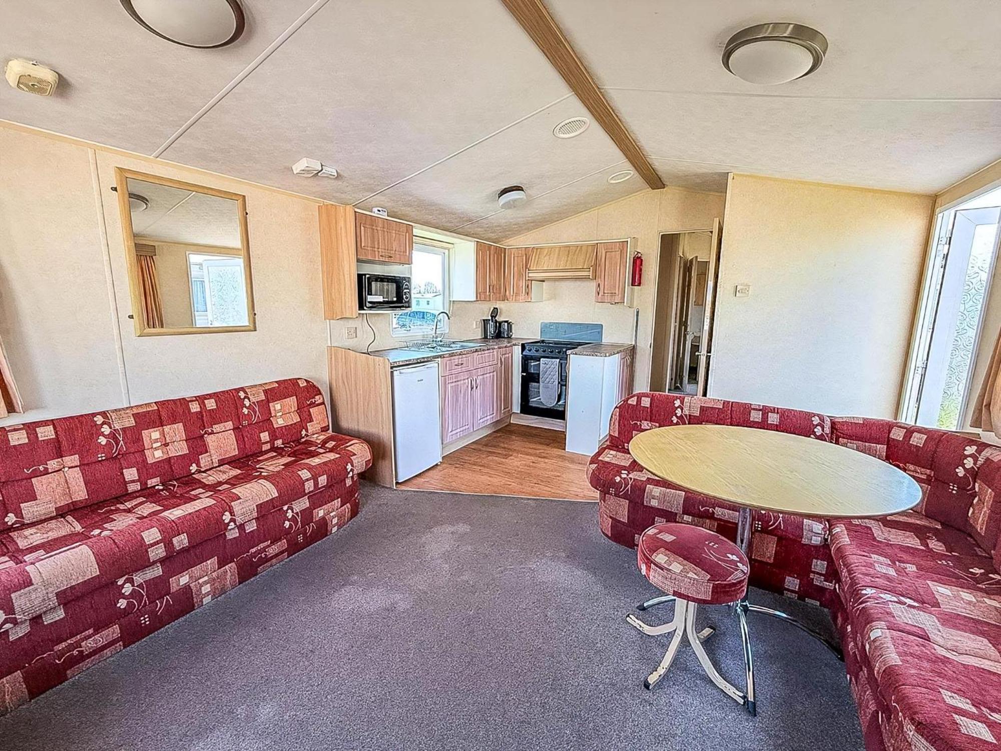 Superb Caravan At Seawick Holiday Park, Sleeps 8 Ref 27202Sw Clacton-on-Sea Dış mekan fotoğraf